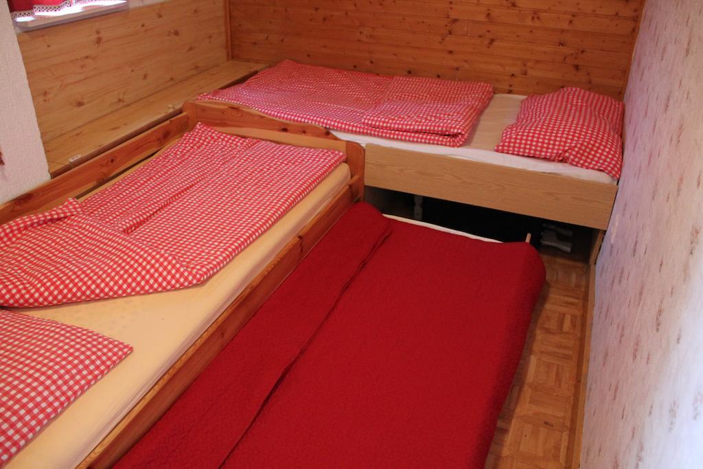 Mekina Guesthouse Μαριμπόρ Δωμάτιο φωτογραφία
