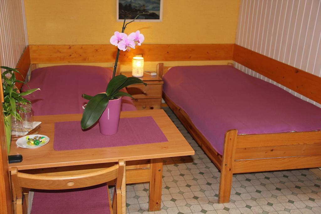 Mekina Guesthouse Μαριμπόρ Δωμάτιο φωτογραφία